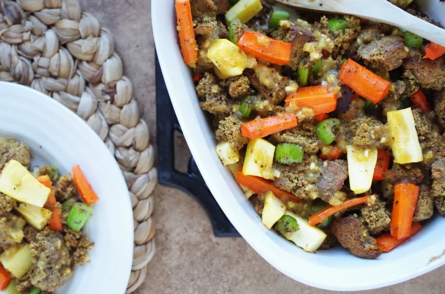 A DELICIOUS, MADE-FROM-SCRATCH STUFFING RECIPE THAT EVERYONE WILL ENJOY - FITCAKES.COM