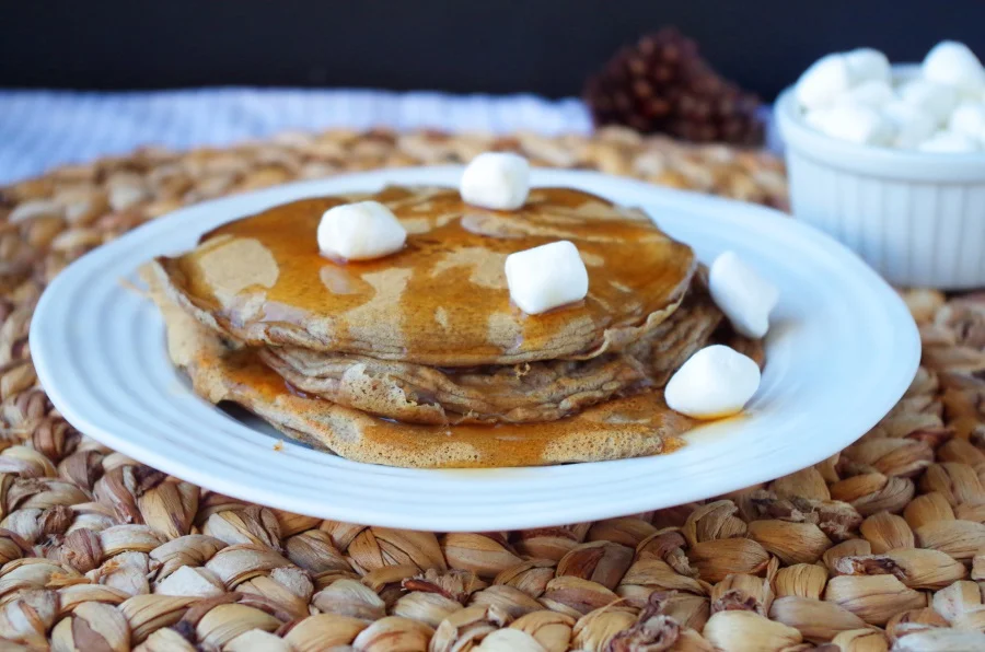 Easy, delicious protein pancakes with low carbs! - FitCakery.com