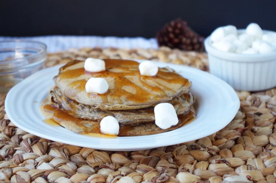 Easy, delicious protein pancakes with low carbs! - FitCakery.com