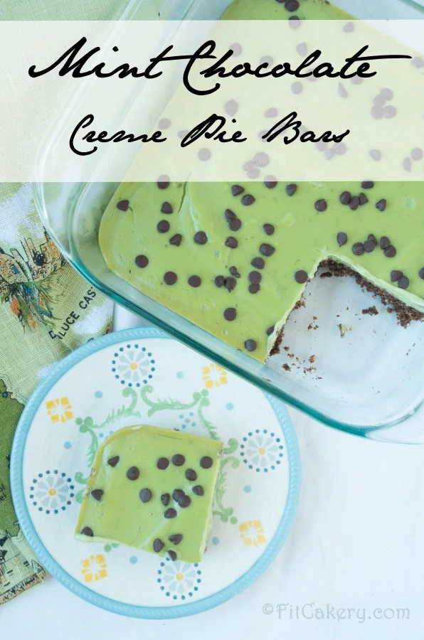 This mint chocolate cream pie couldn't be healthier - and it's easy to make! Recipe at FitCakery.com