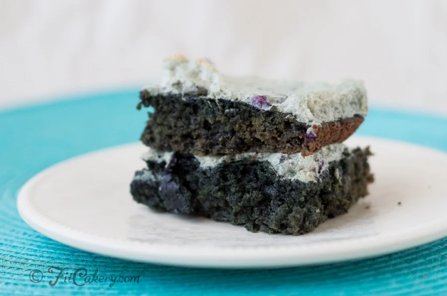 Fabulous red wine and blueberry cake with blueberry meringue recipe | FitCakery.com