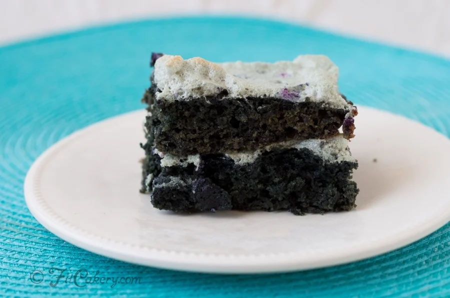 Fabulous r ed wine and blueberry cake with blueberry meringue recipe | FitCakery.com