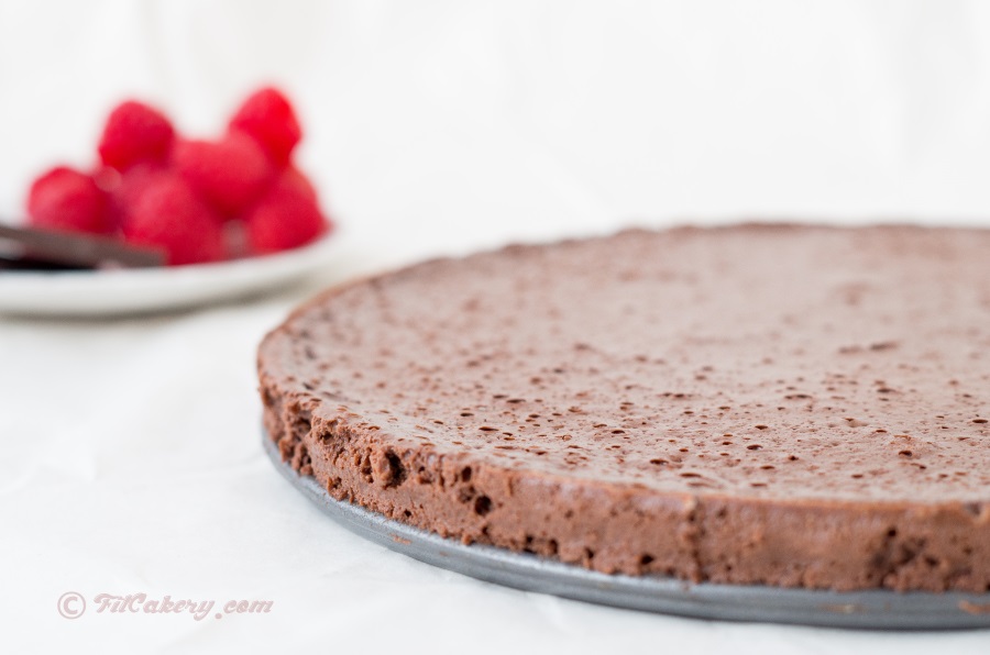 Best dessert ever. R ed wine & chocolate raspberry tart (gluten-free) | FitCakery.com
