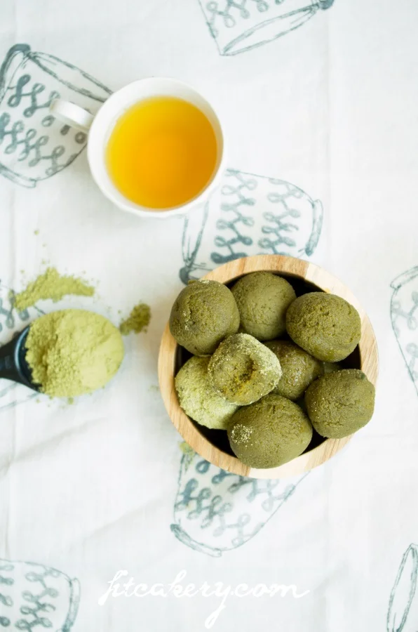 Matcha Green Tea Powerballs | AIP, raw, paleo, gluten-free, vegan | FitCakery.com
