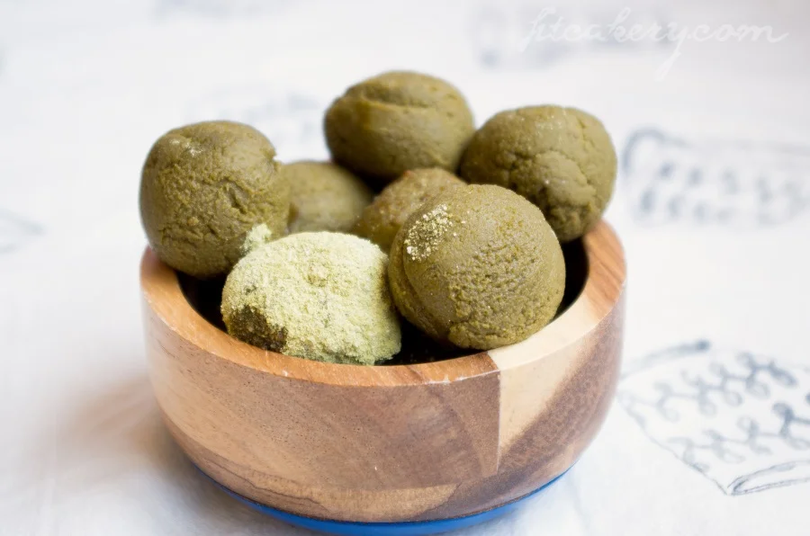 Matcha Green Tea Powerballs | AIP, raw, paleo, gluten-free, vegan | FitCakery.com