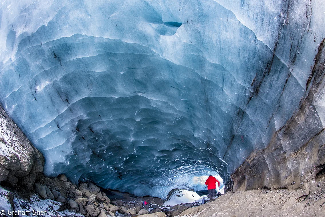 Ice cave in Thórsmörk mountain #8.jpg