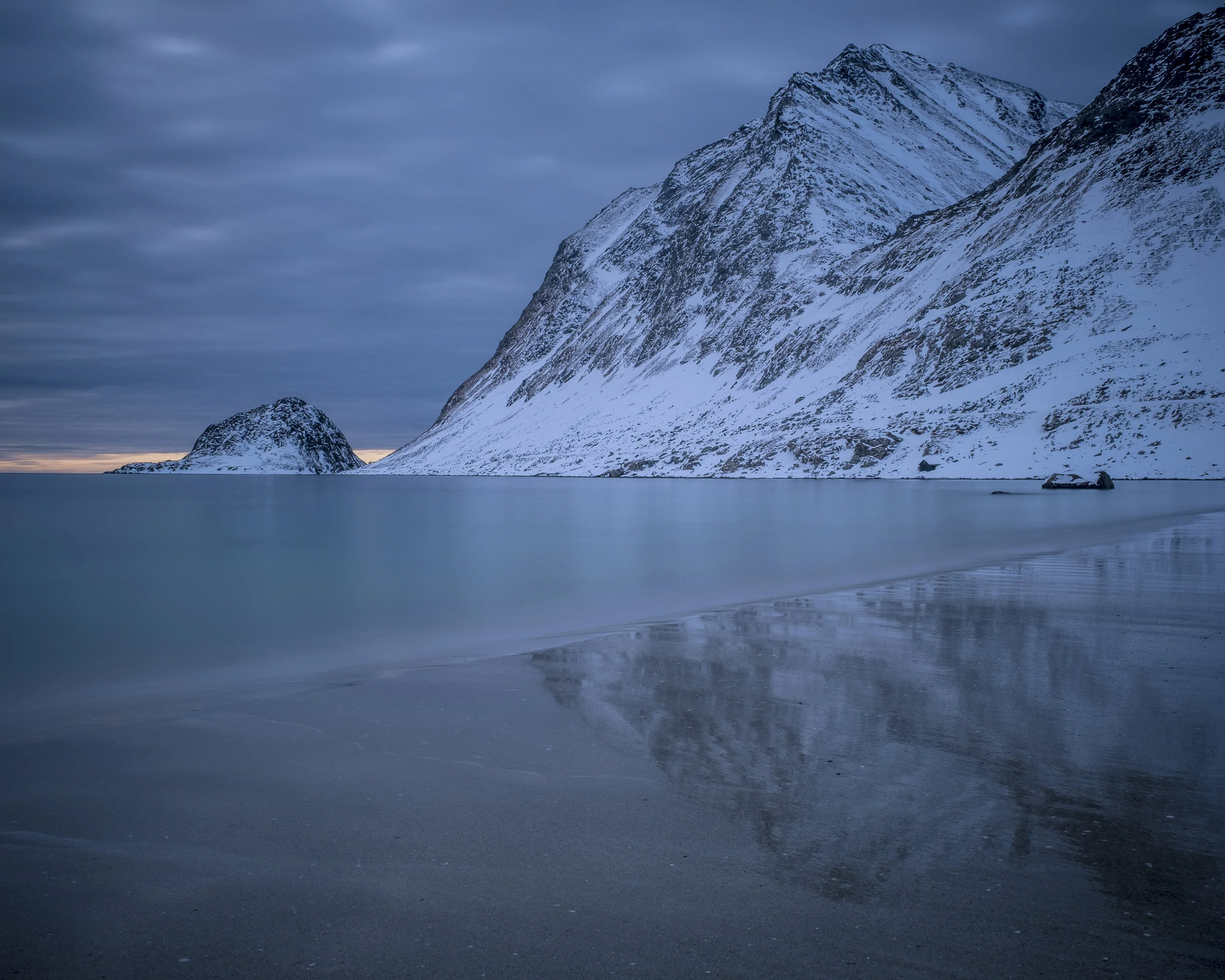60. Haukland beach reflection.jpg