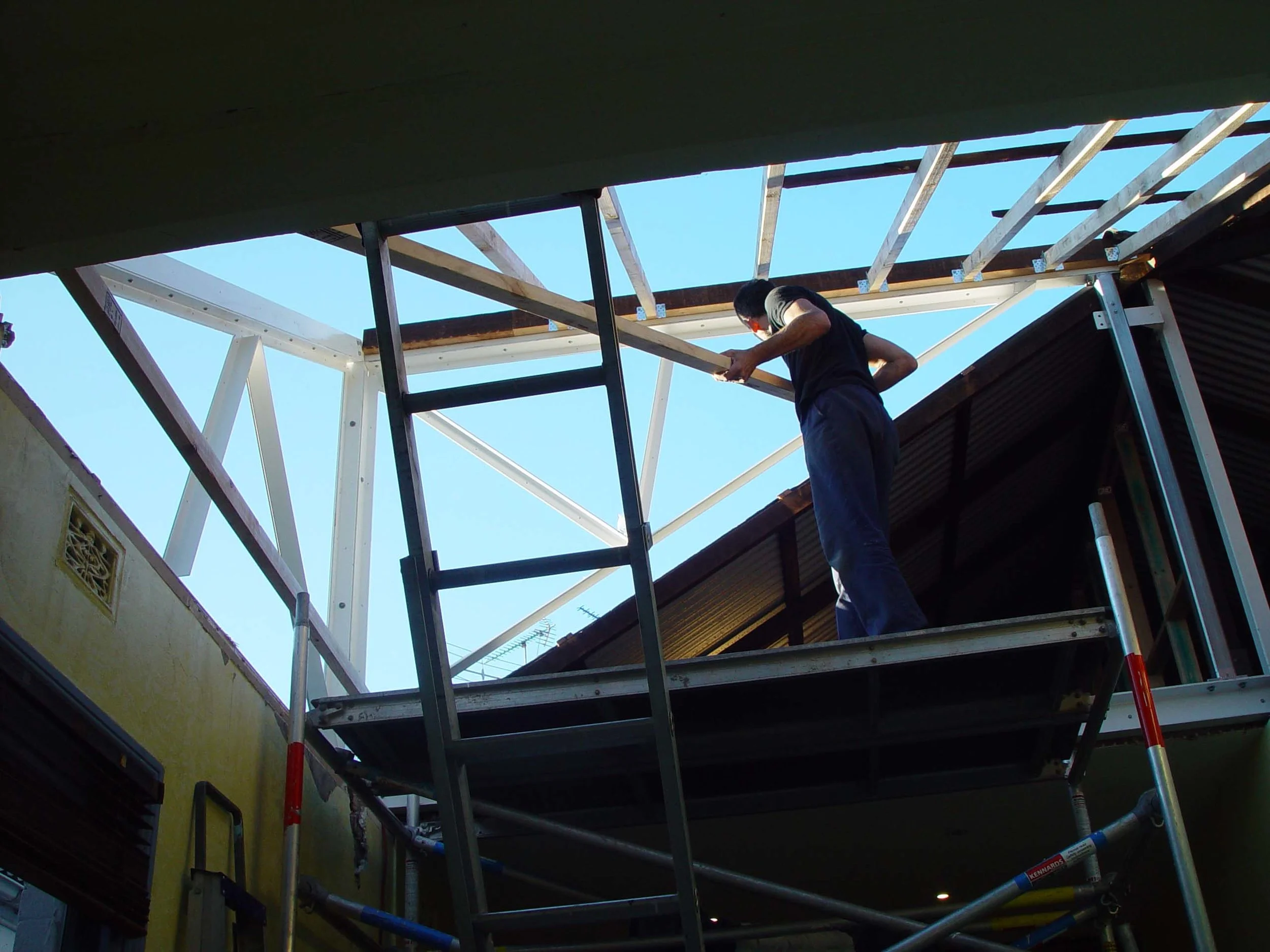 skylight triangulated steelwork 2005.jpg