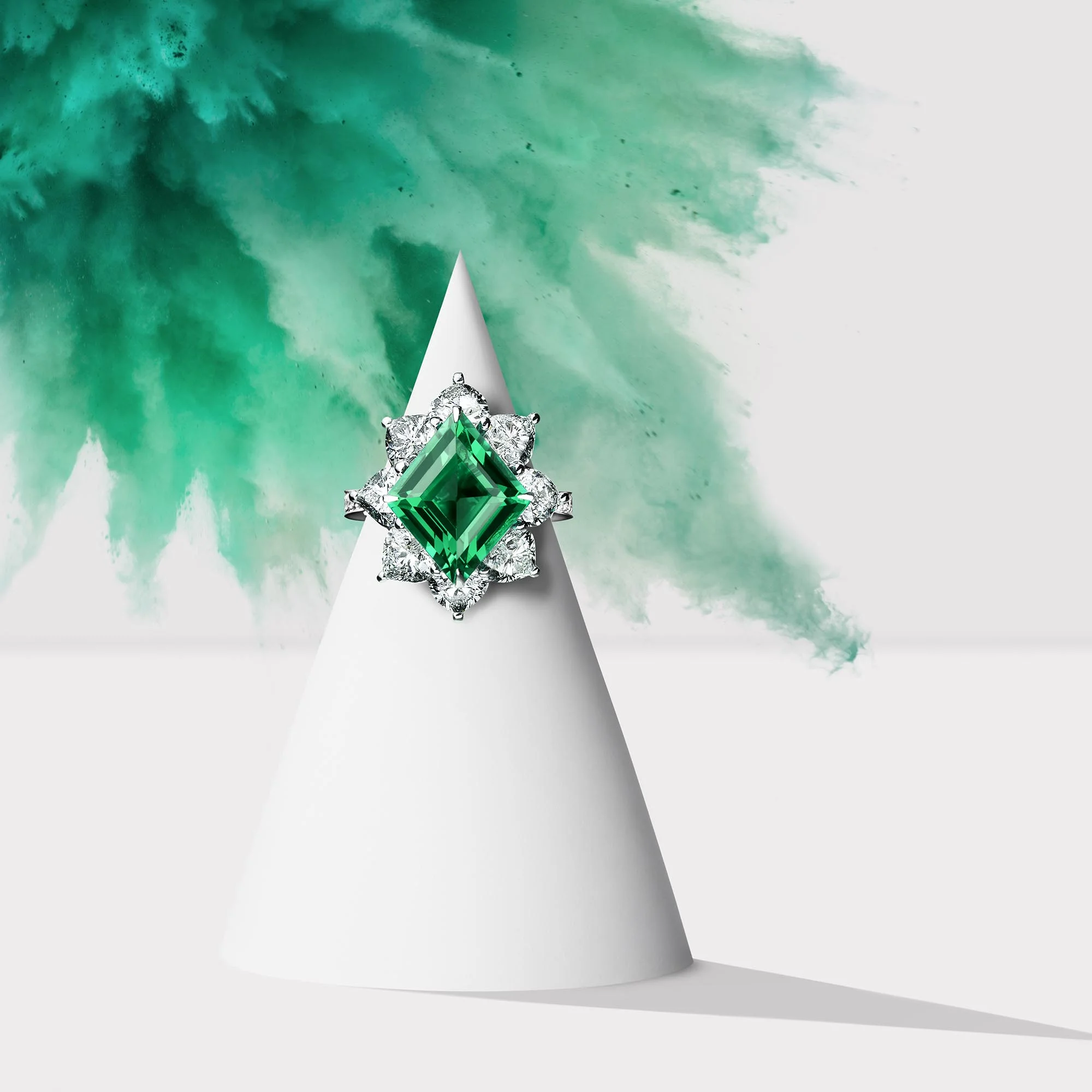 graff-diamonds-explodingpaint-green-colourful-advertising-jewellery.jpg