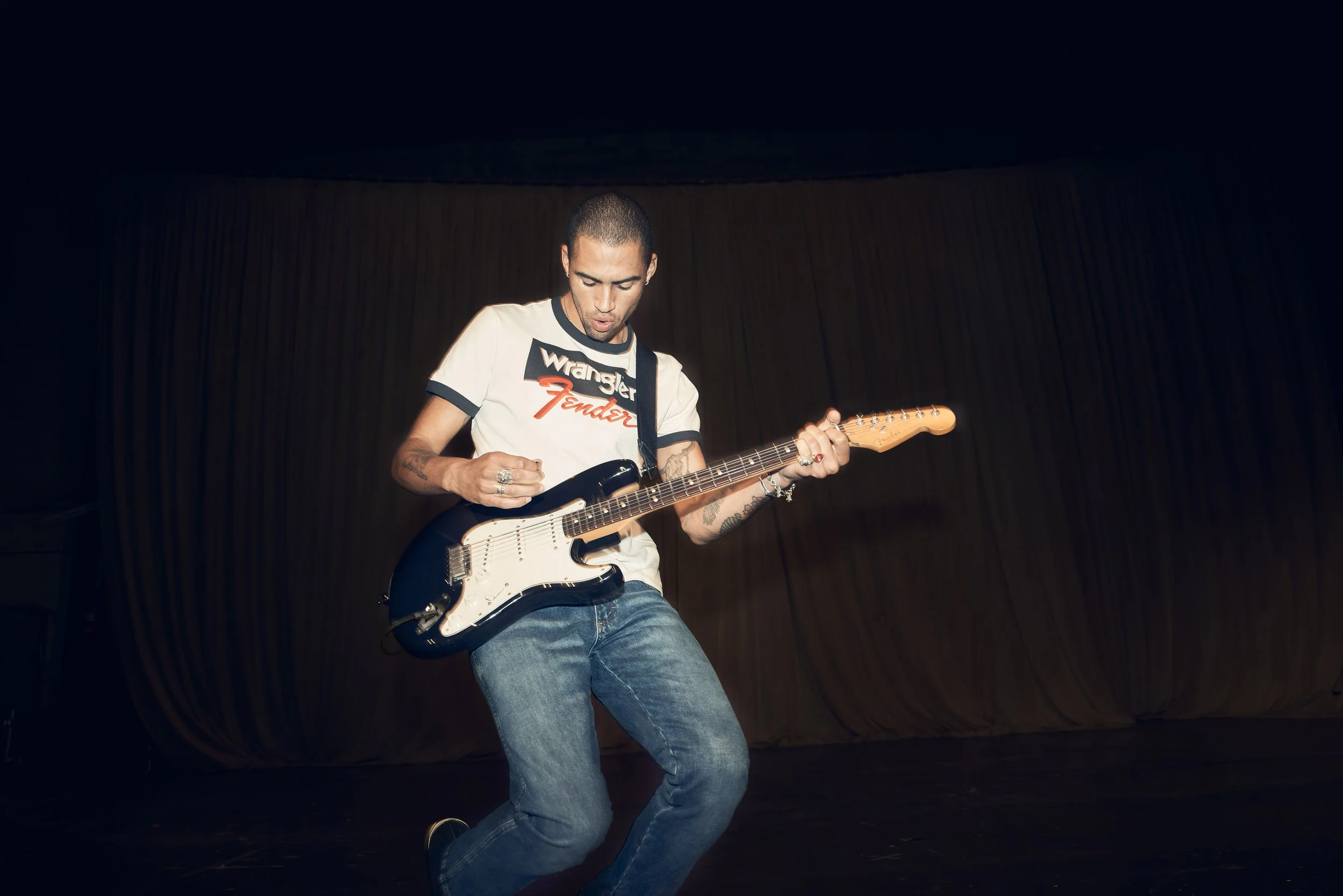 Wrangler_SS22_Fender_Lifestyle_08 copy.jpg