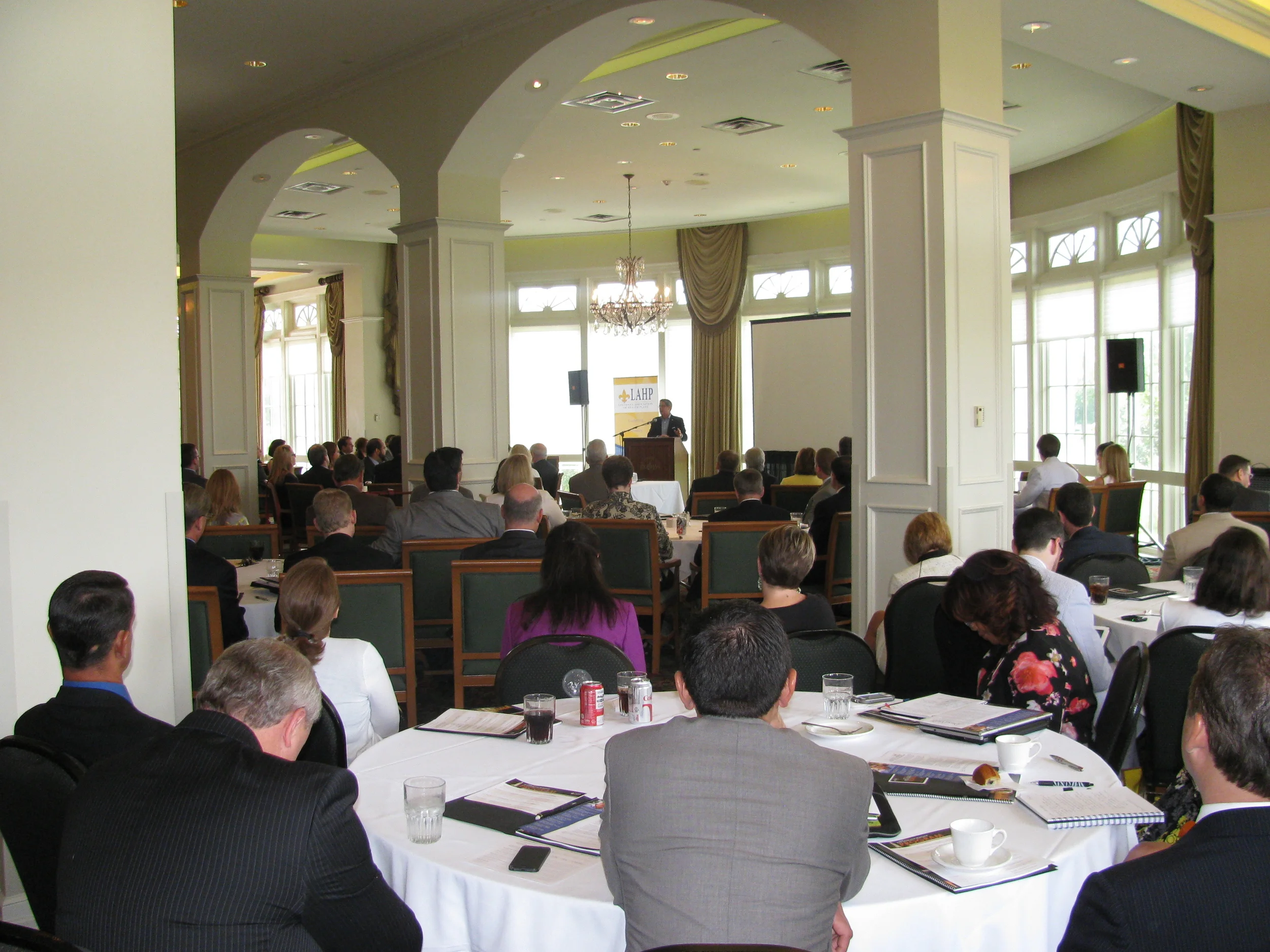  U.S. Senator David Vitter (R-LA) addresses a packed room at the 2013 Post-Legislative Workshop 