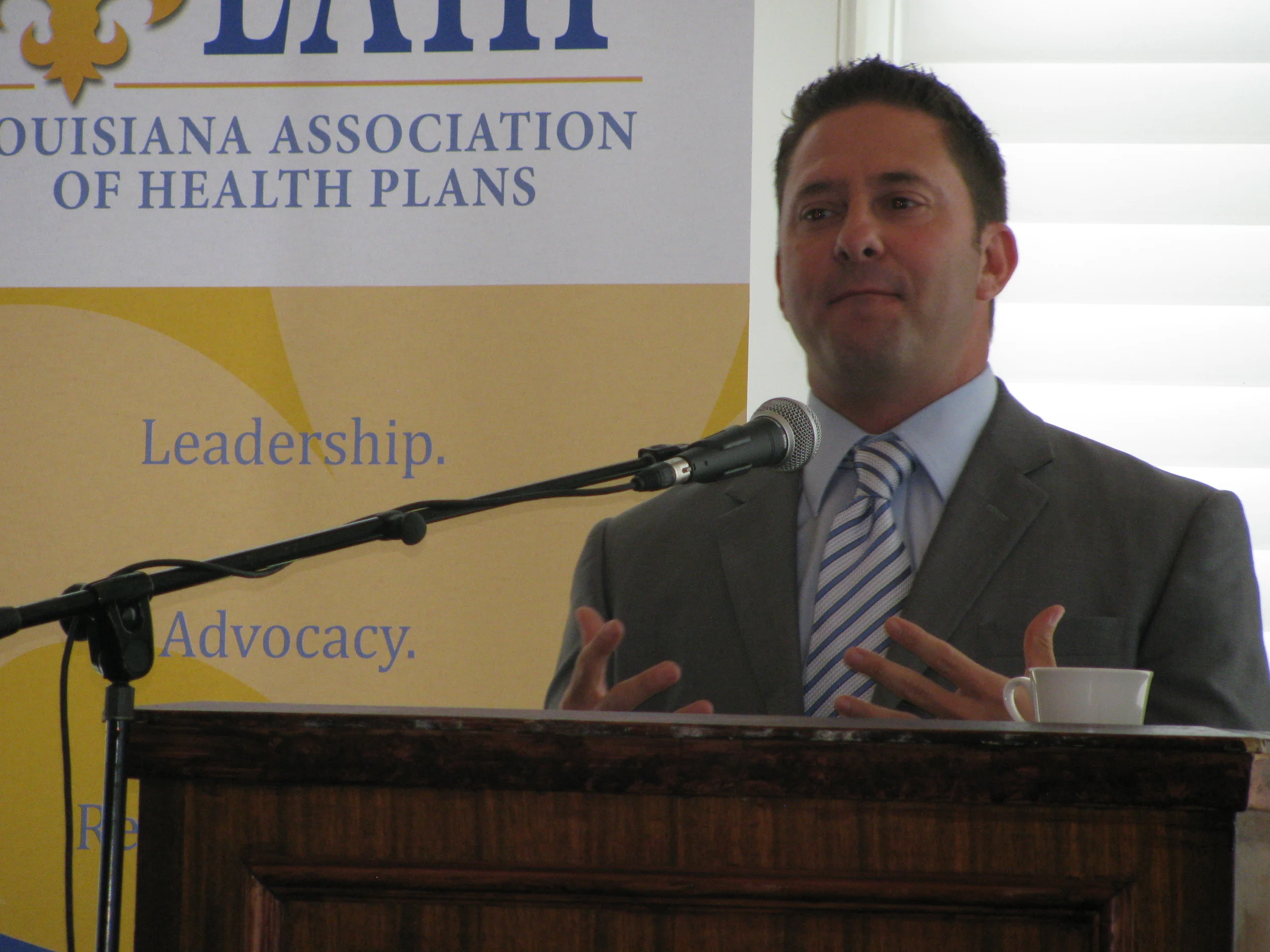  Sen. Jonathan Perry (R-Kaplan) 