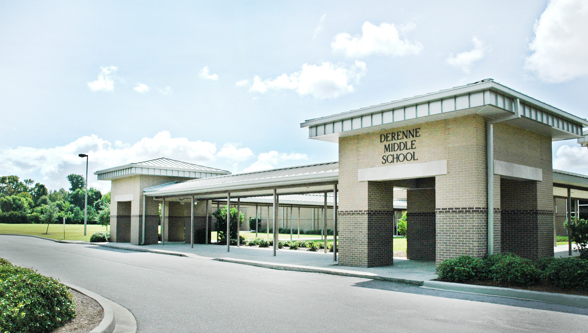 04-DeRenne_Middle_School.jpg