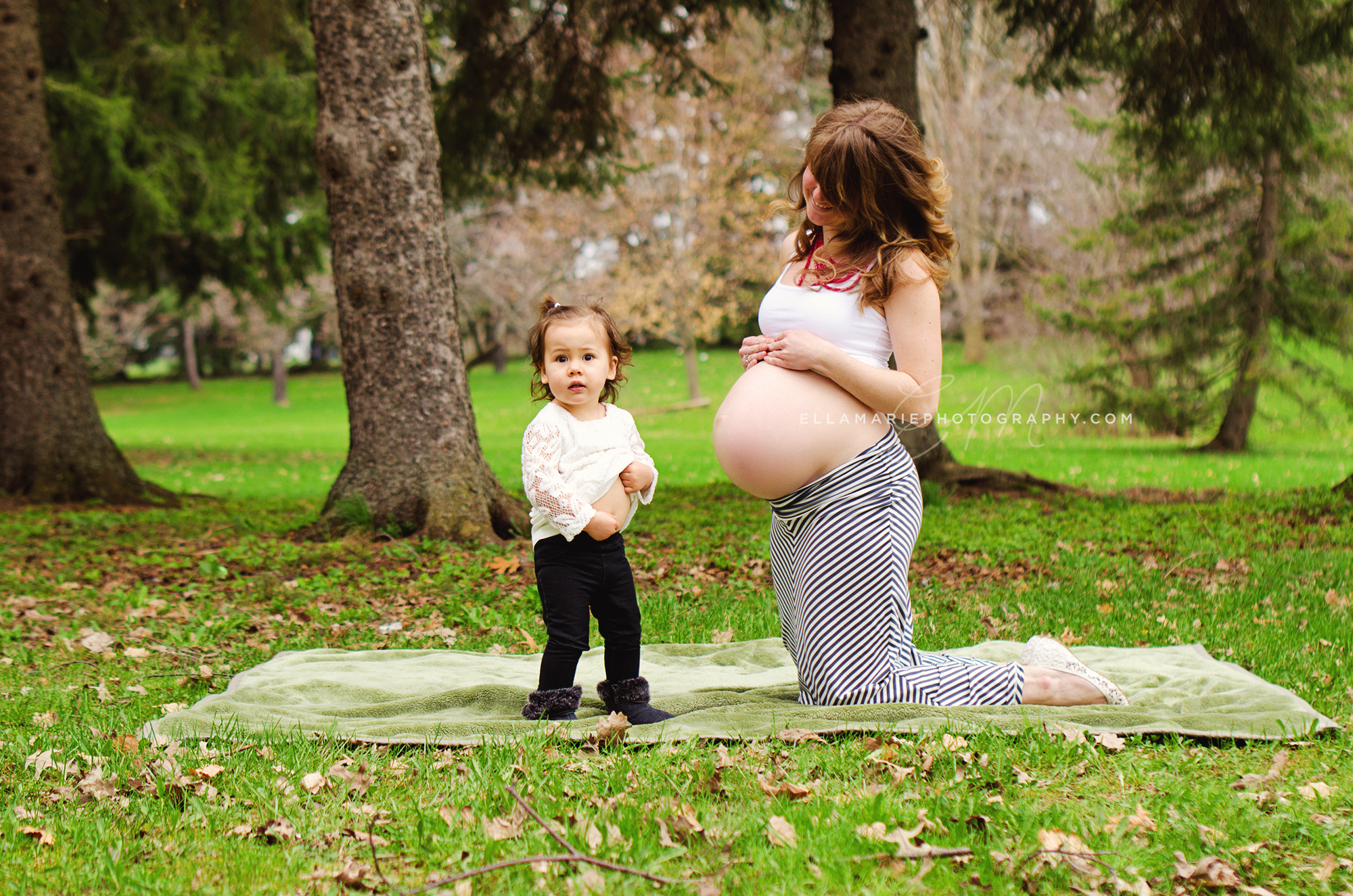 EllaMariePhotography_maternity_baby_infant_Baden_ON_New_Hamburg_Stratford_Waterloo_Kitchener_Guelph_Cambridge_Listowel_photographer_photography_23.jpg