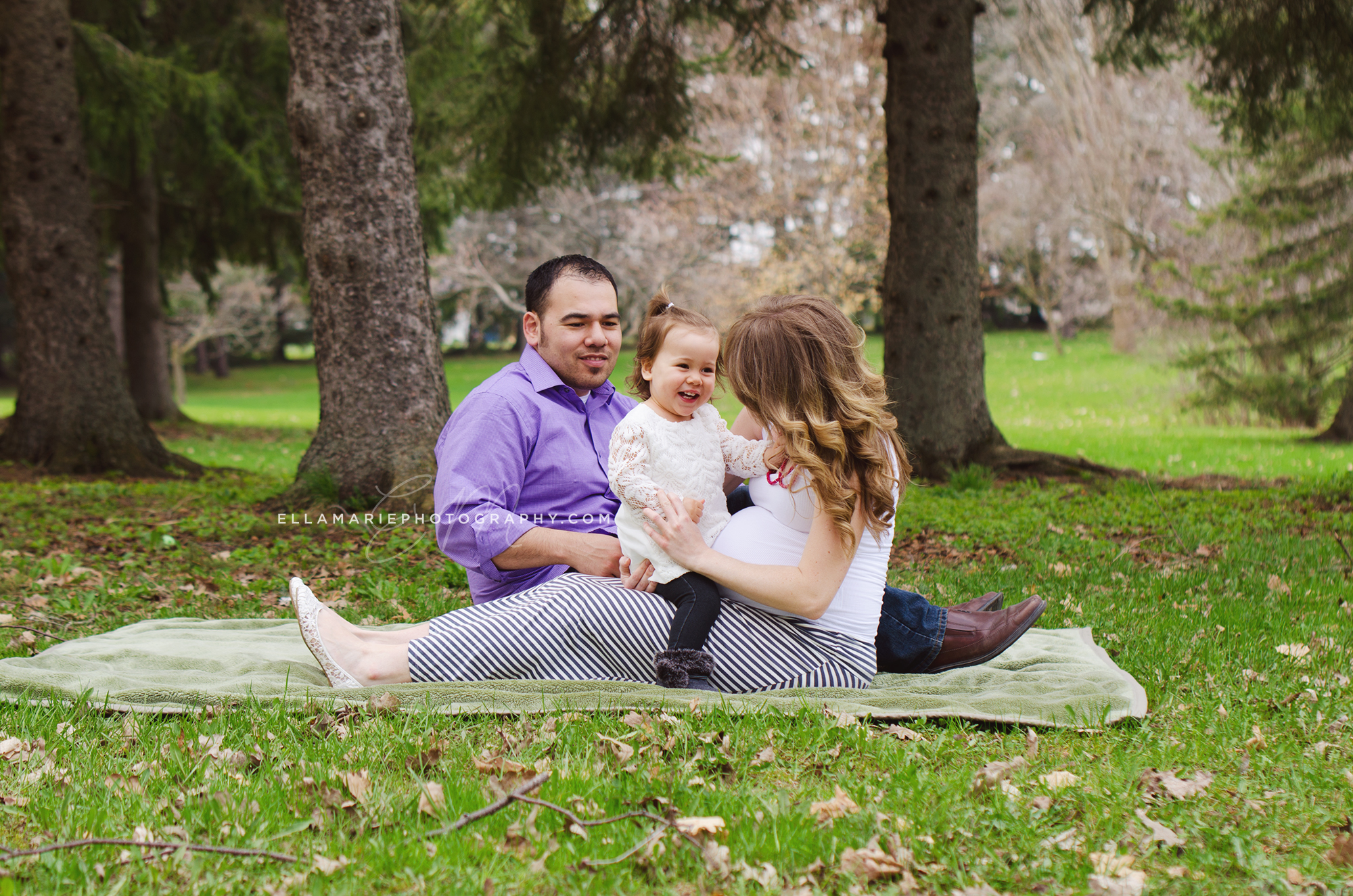 EllaMariePhotography_maternity_baby_infant_Baden_ON_New_Hamburg_Stratford_Waterloo_Kitchener_Guelph_Cambridge_Listowel_photographer_photography_39.jpg