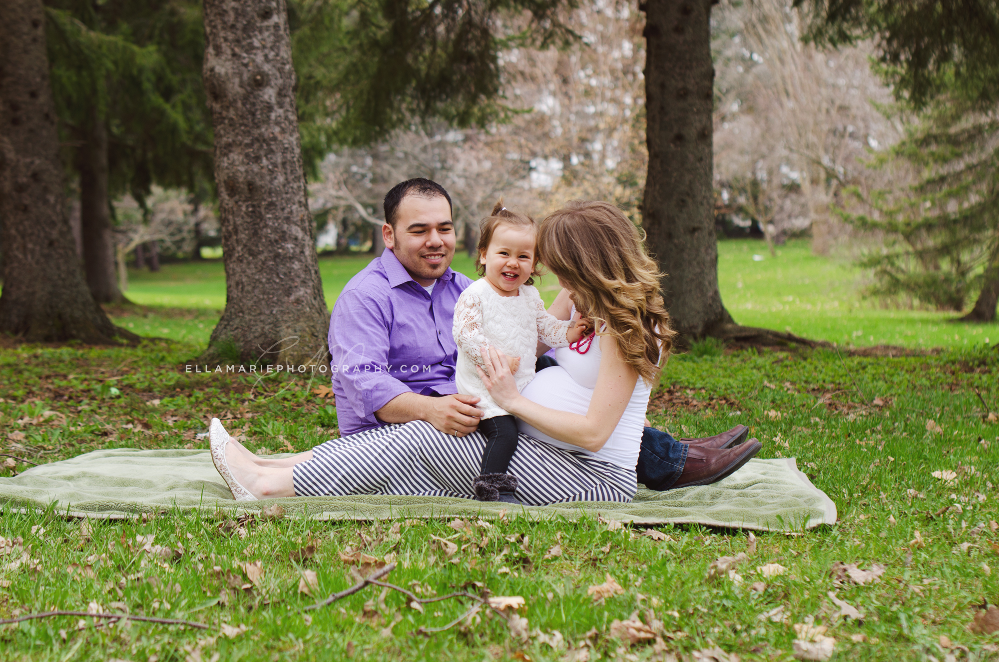 EllaMariePhotography_maternity_baby_infant_Baden_ON_New_Hamburg_Stratford_Waterloo_Kitchener_Guelph_Cambridge_Listowel_photographer_photography_40.jpg