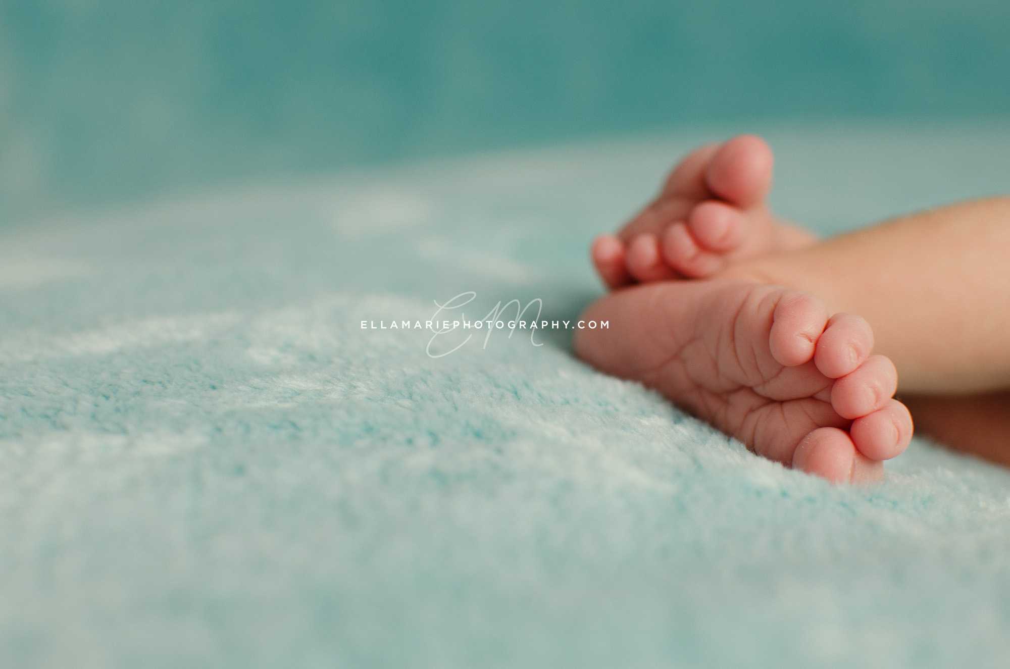 EllaMariePhotography_newborn_maternity_baby_infant_Baden_ON_New_Hamburg_Stratford_Waterloo_Kitchener_Guelph_Cambridge_Listowel_photographer_photography_04.jpg