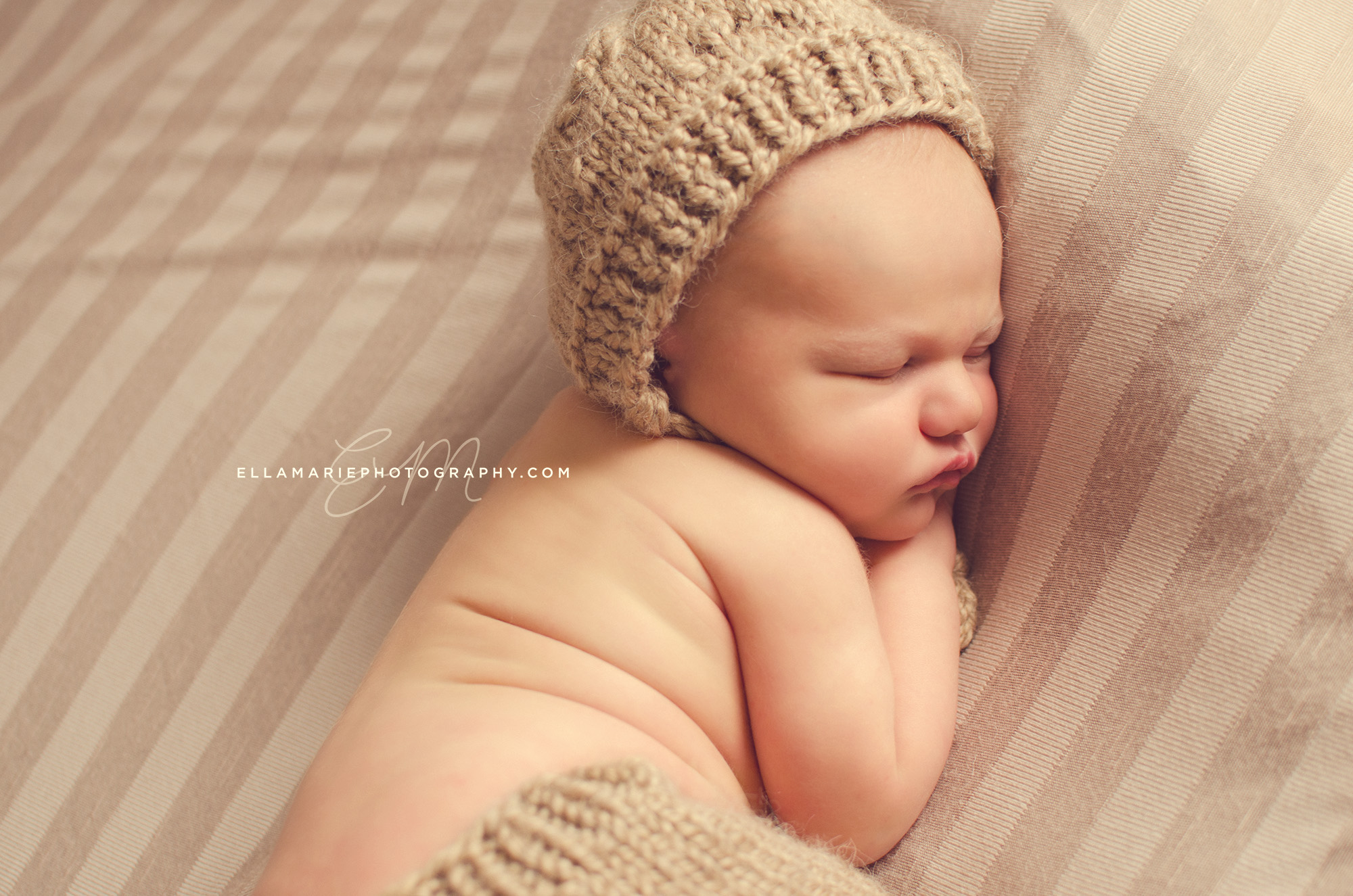 EllaMariePhotography_newborn_maternity_baby_infant_Baden_ON_New_Hamburg_Stratford_Waterloo_Kitchener_Guelph_Cambridge_Listowel_photographer_photography_05.jpg
