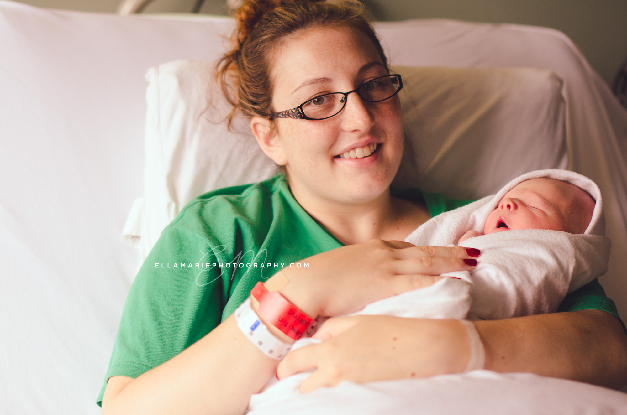 EllaMariePhotography_fresh48_fresh_48_maternity_newborn_baby_infant_Baden_ON_New_Hamburg_Stratford_Waterloo_Kitchener_Guelph_Cambridge_Listowel_photographer_photography_02.jpg