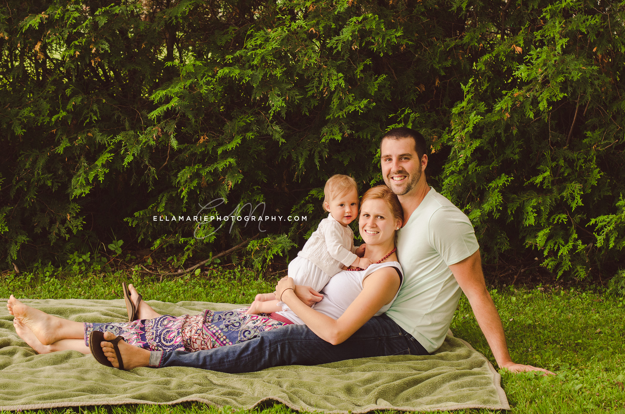 EllaMariePhotography_family_Baden_ON_New_Hamburg_Stratford_Waterloo_Kitchener_Guelph_Cambridge_Listowel_photographer_photography_15.jpg