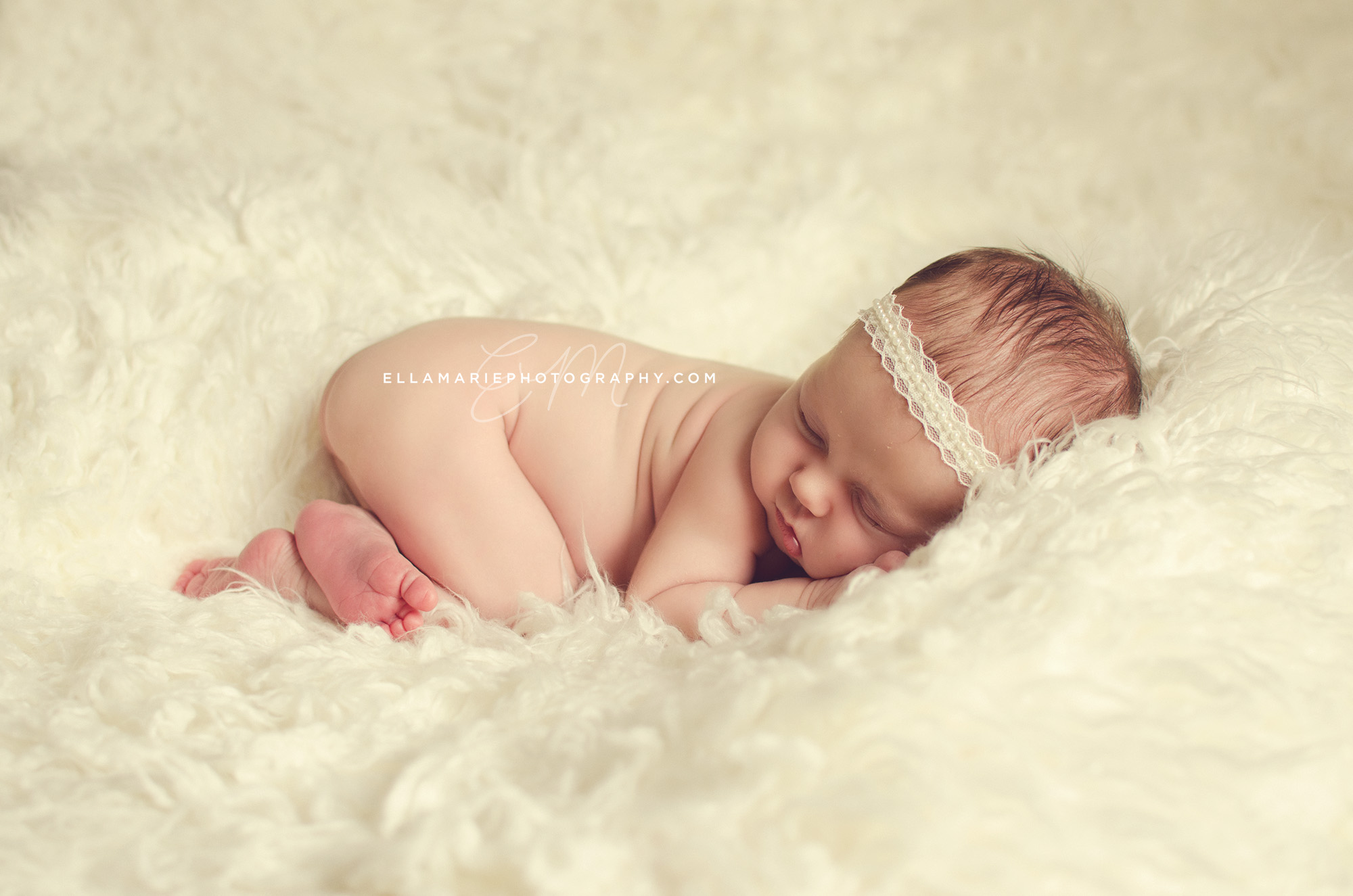 EllaMariePhotography_newborn_maternity_baby_infant_Baden_ON_New_Hamburg_Stratford_Waterloo_Kitchener_Guelph_Cambridge_Listowel_photographer_photography_01.jpg