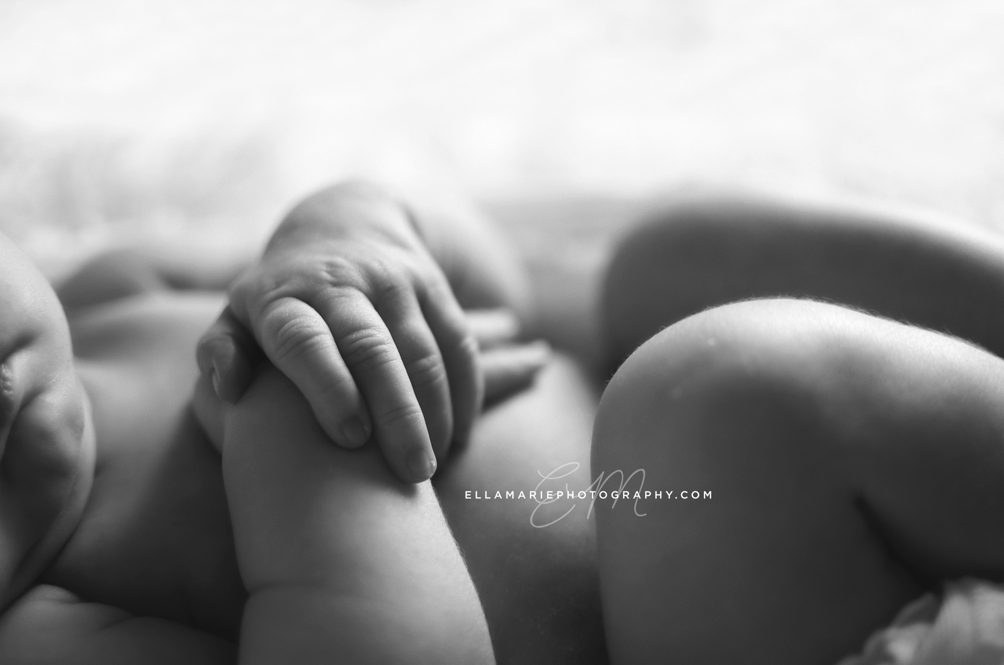EllaMariePhotography_newborn_maternity_baby_infant_Baden_ON_New_Hamburg_Stratford_Waterloo_Kitchener_Guelph_Cambridge_Listowel_photographer_photography_14bw.jpg
