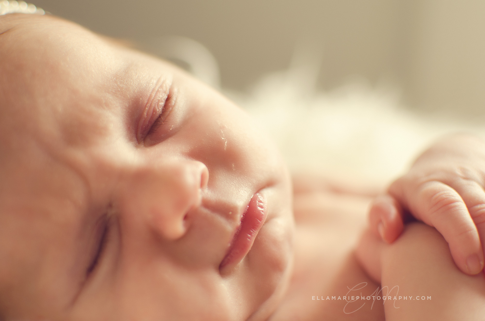EllaMariePhotography_newborn_maternity_baby_infant_Baden_ON_New_Hamburg_Stratford_Waterloo_Kitchener_Guelph_Cambridge_Listowel_photographer_photography_17.jpg