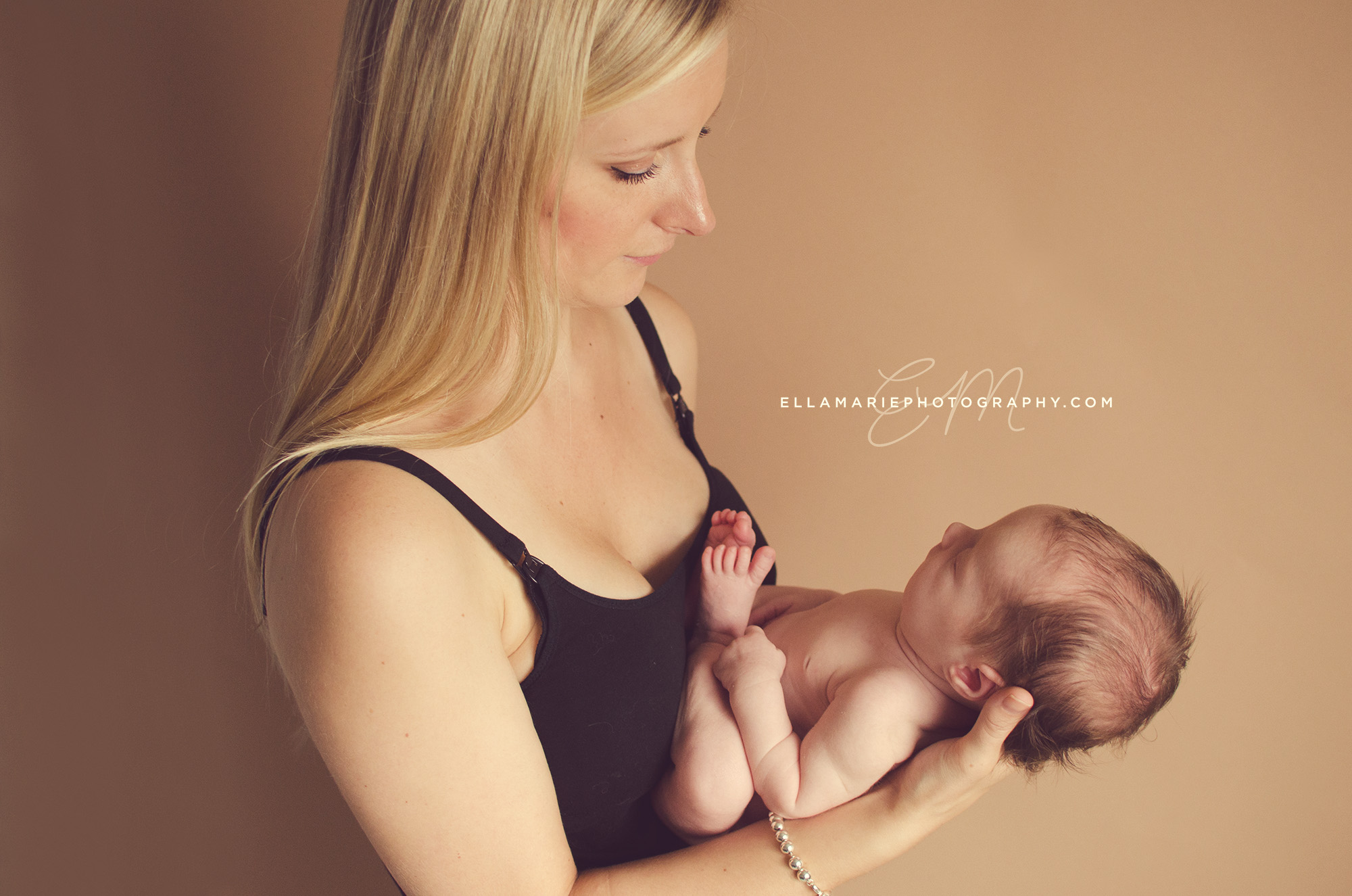 EllaMariePhotography_newborn_maternity_baby_infant_Baden_ON_New_Hamburg_Stratford_Waterloo_Kitchener_Guelph_Cambridge_Listowel_photographer_photography_29.jpg