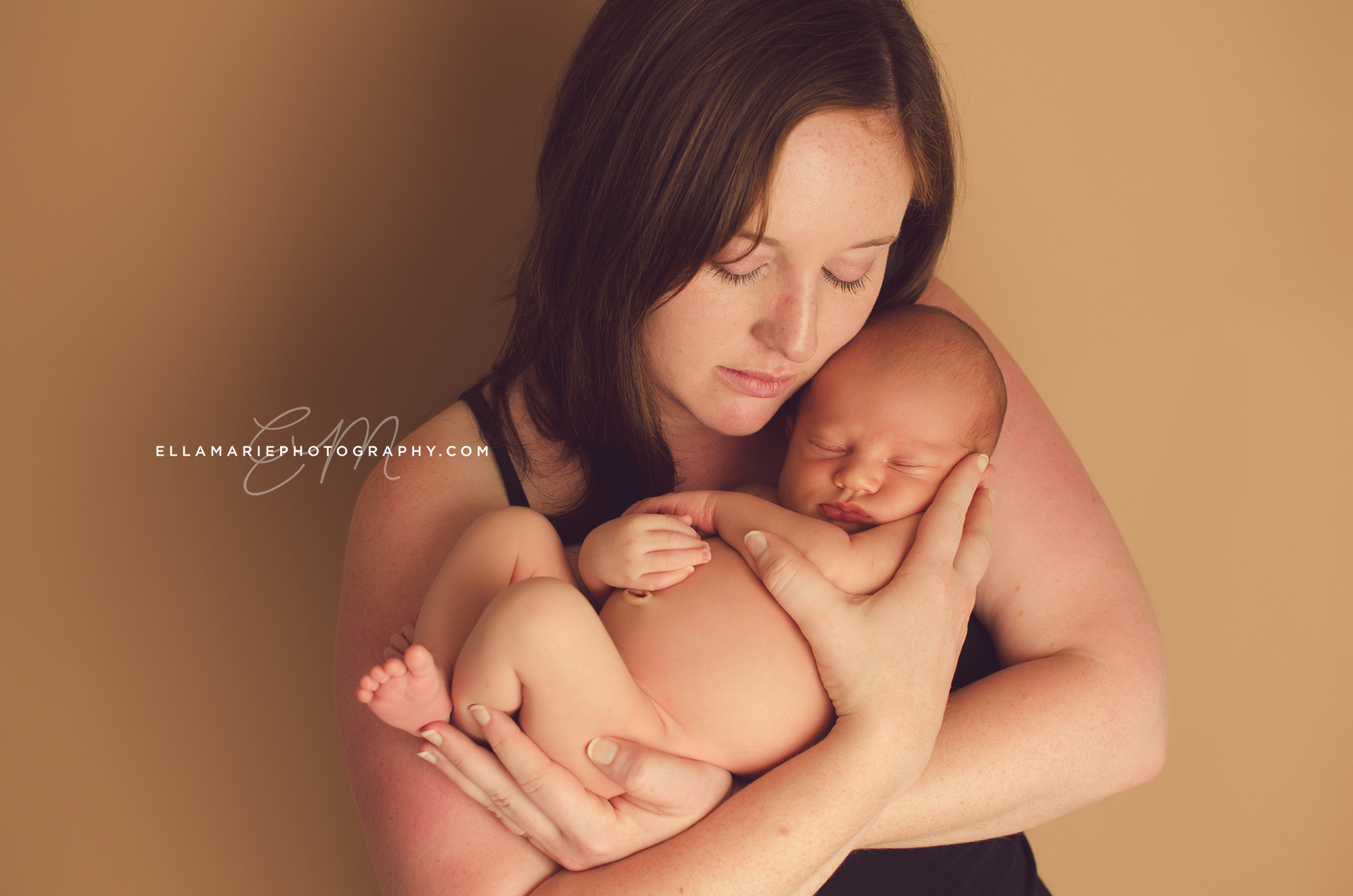 EllaMariePhotography_newborn_maternity_baby_infant_Baden_ON_New_Hamburg_Stratford_Waterloo_Kitchener_Guelph_Cambridge_Listowel_photographer_photography_02.jpg