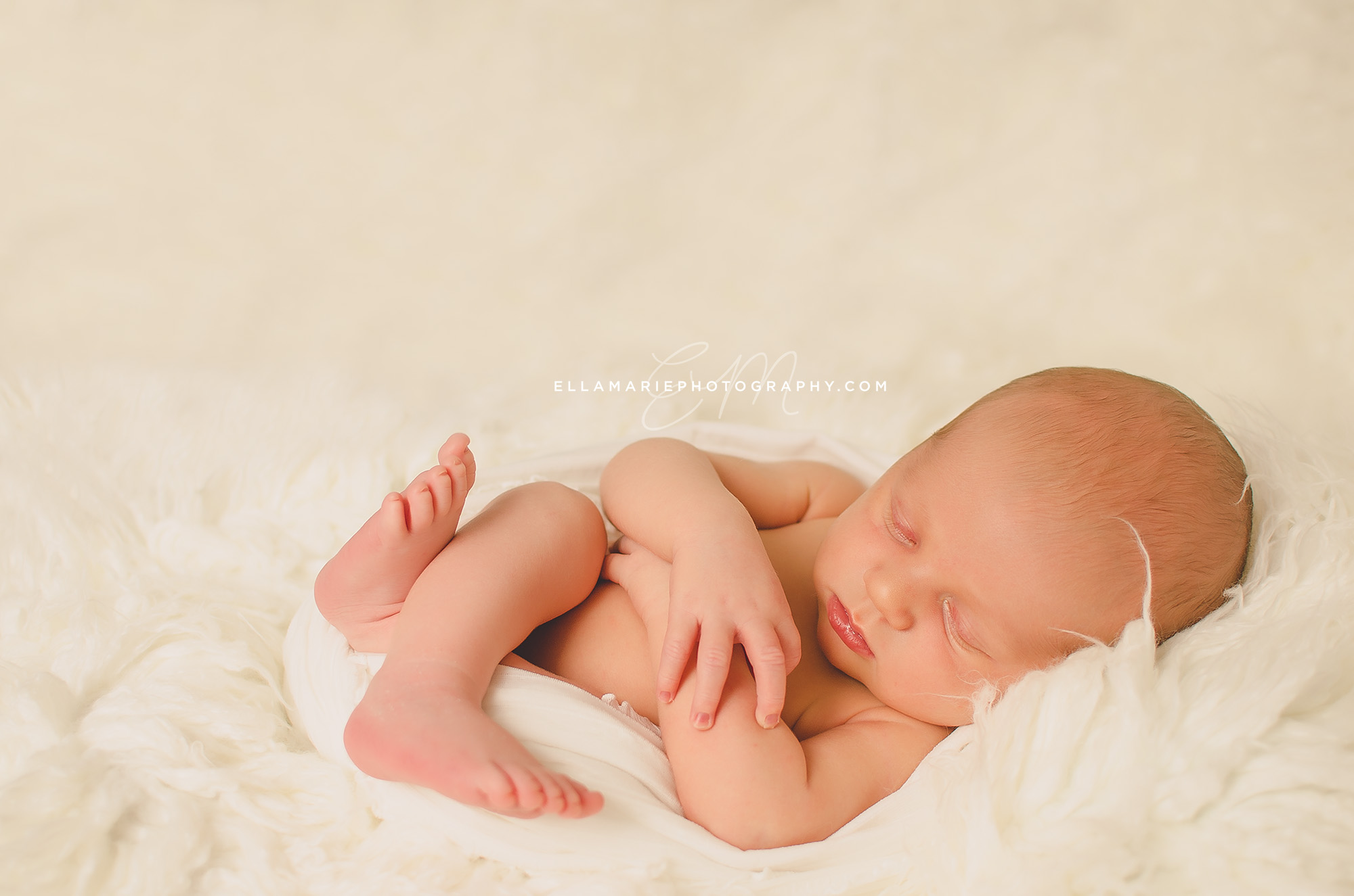 EllaMariePhotography_newborn_maternity_baby_infant_Baden_ON_New_Hamburg_Stratford_Waterloo_Kitchener_Guelph_Cambridge_Listowel_photographer_photography_04.jpg