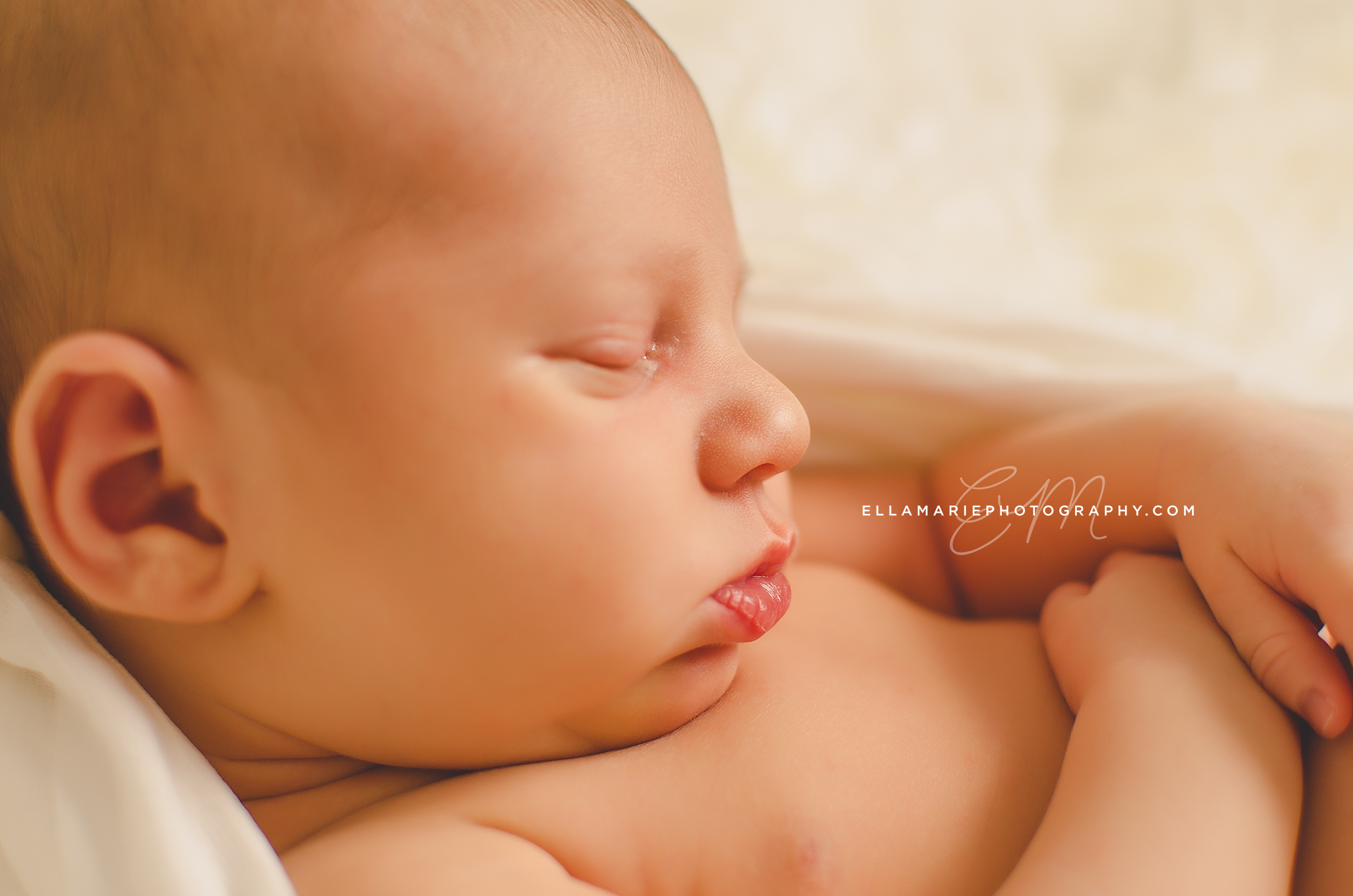 EllaMariePhotography_newborn_maternity_baby_infant_Baden_ON_New_Hamburg_Stratford_Waterloo_Kitchener_Guelph_Cambridge_Listowel_photographer_photography_21.jpg