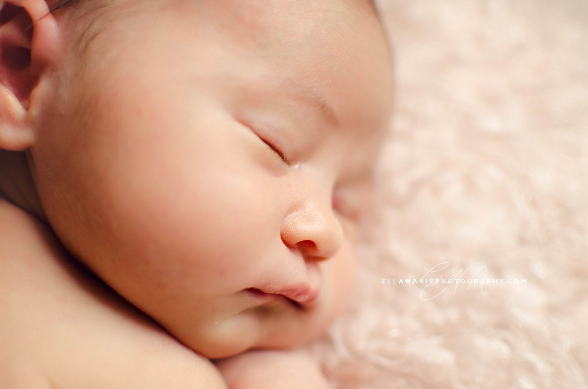 EllaMariePhotography_newborn_maternity_baby_infant_Baden_ON_New_Hamburg_Stratford_Waterloo_Kitchener_Guelph_Cambridge_Listowel_photographer_photography_04.jpg