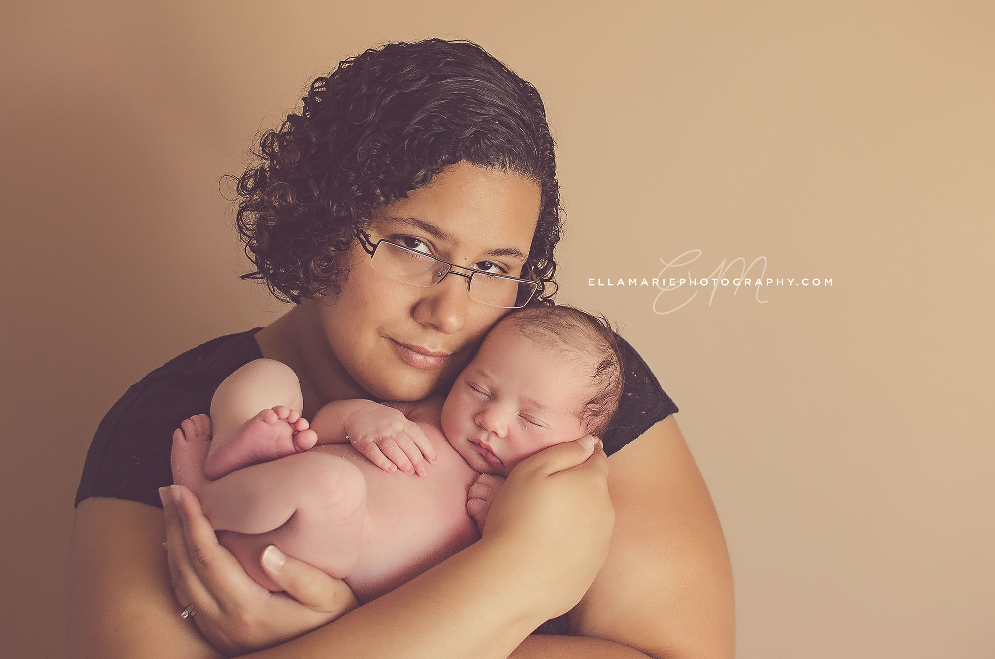 Nora_EllaMariePhotography_newborn_maternity_baby_infant_Baden_ON_New_Hamburg_Stratford_Waterloo_Kitchener_Guelph_Cambridge_Listowel_photographer_photography_12.jpg