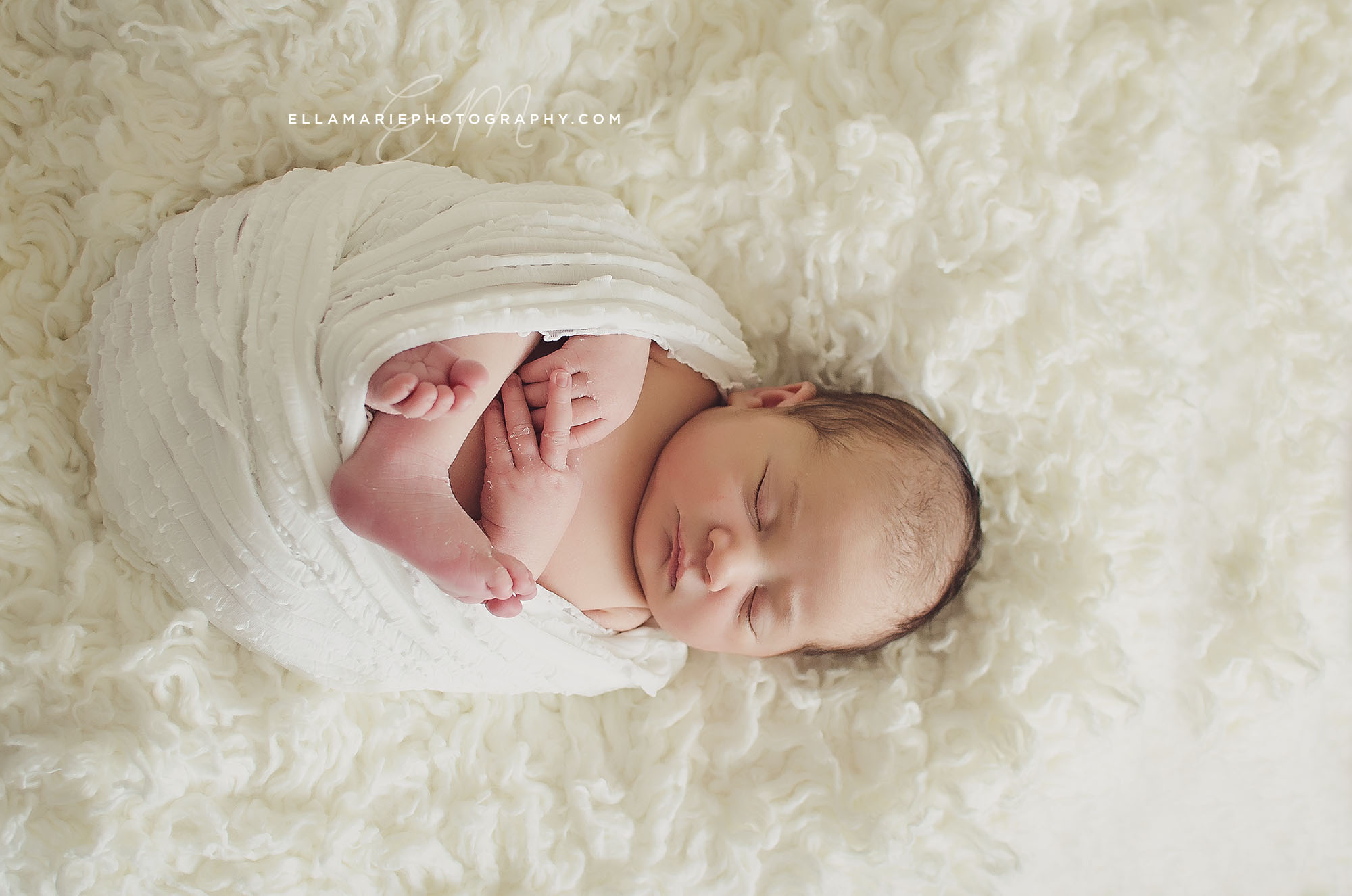 Nora_EllaMariePhotography_newborn_maternity_baby_infant_Baden_ON_New_Hamburg_Stratford_Waterloo_Kitchener_Guelph_Cambridge_Listowel_photographer_photography_23.jpg