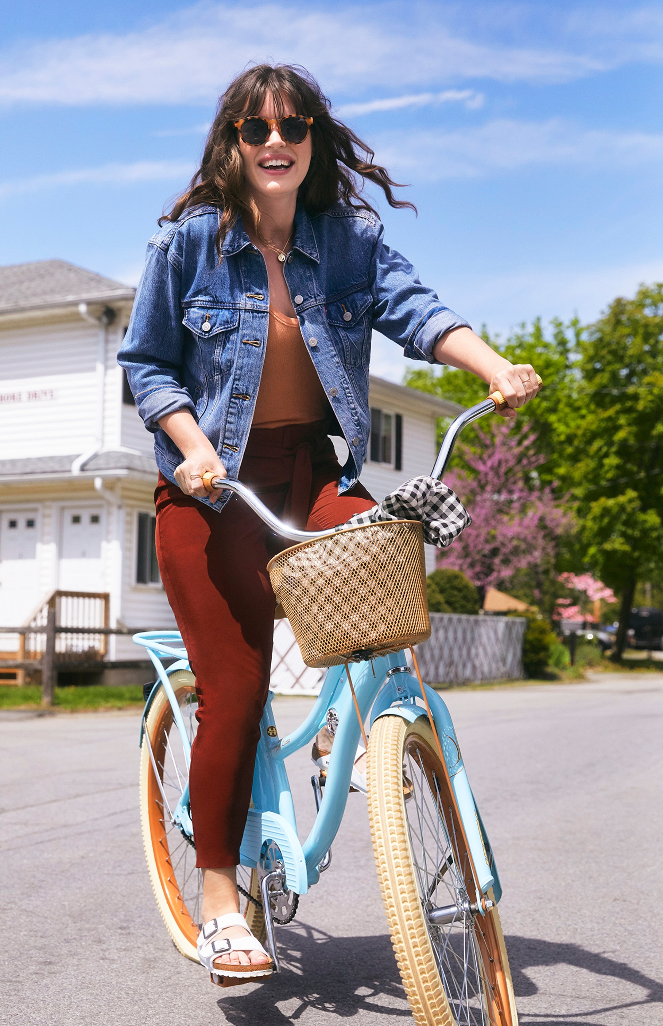 b4c94433-4eb1-424d-bf27-e4acd63a53d3-athleta_summer_bike_retouched01.jpg