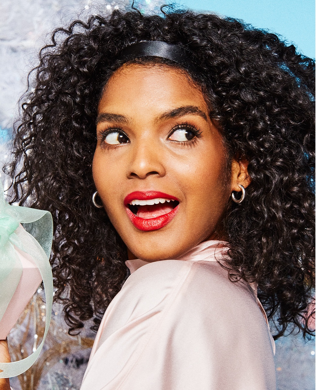 Guess_Galaxia_RedLip_02 2.jpg