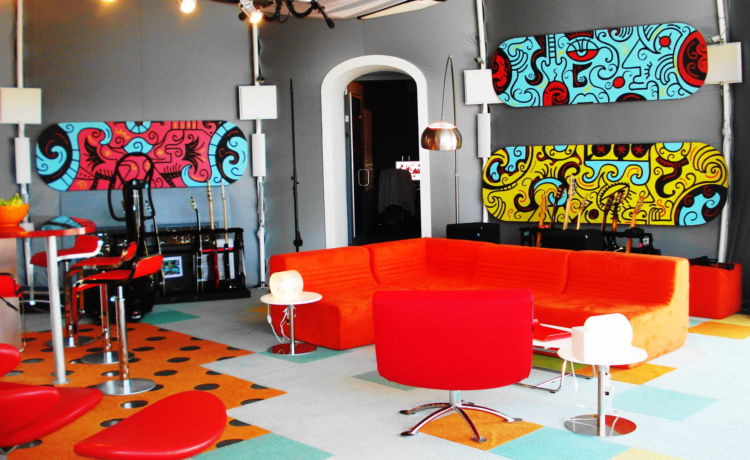 band in bubble couch panels.JPG