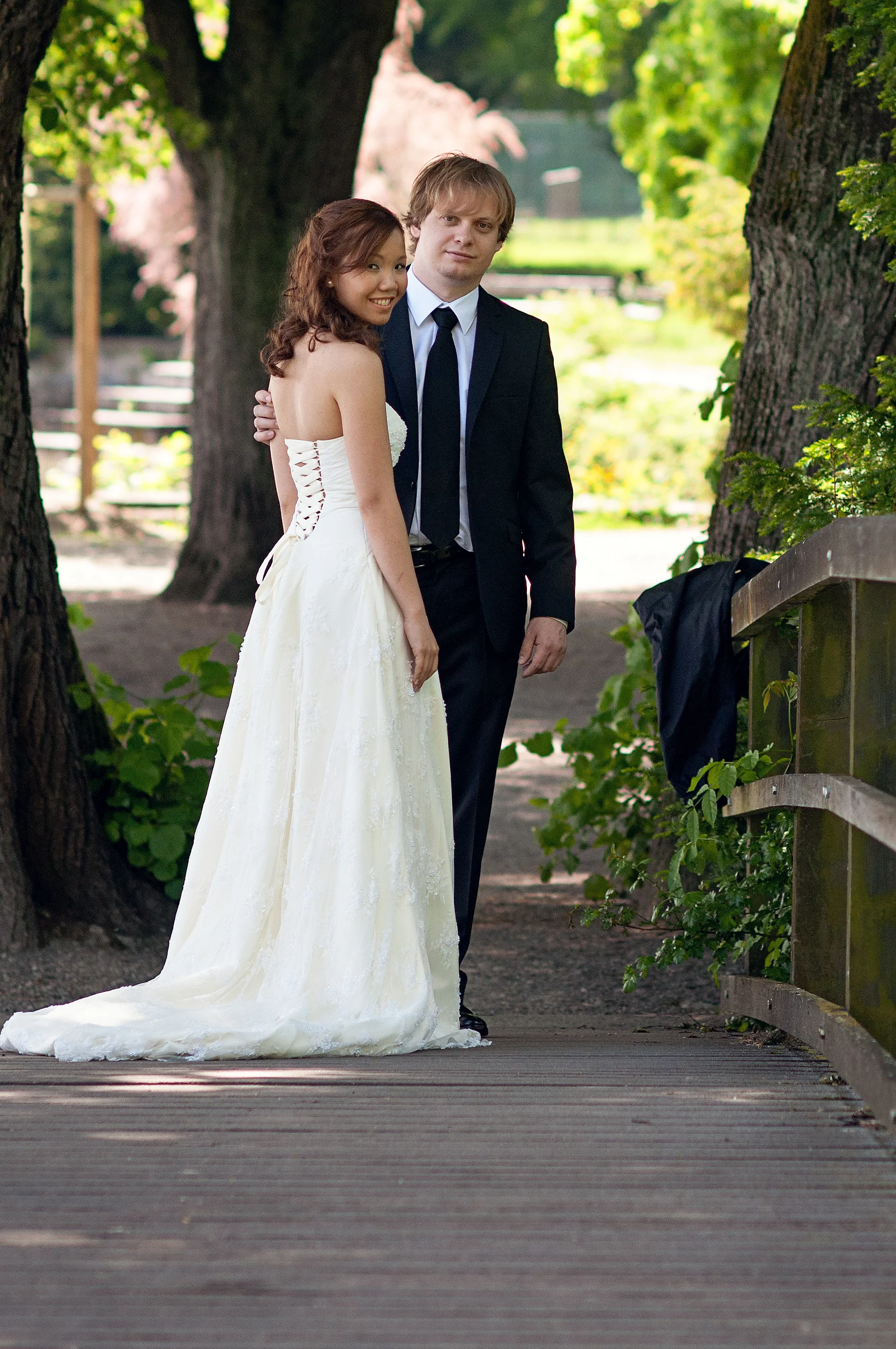 weddingashclose.jpg