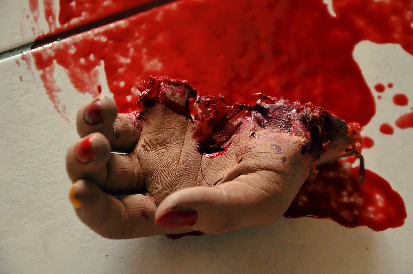 Künstliche abgerissene Hand