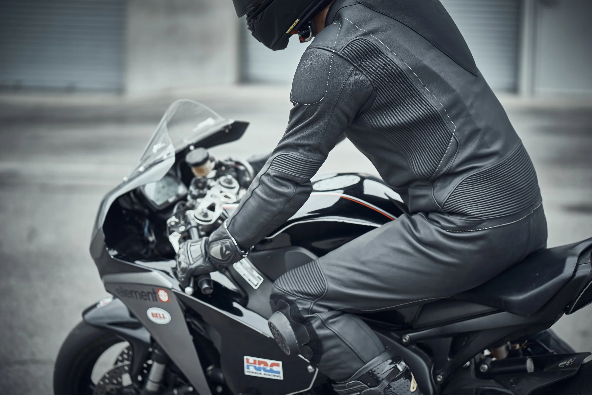 M5 suit laguna J 6.jpg
