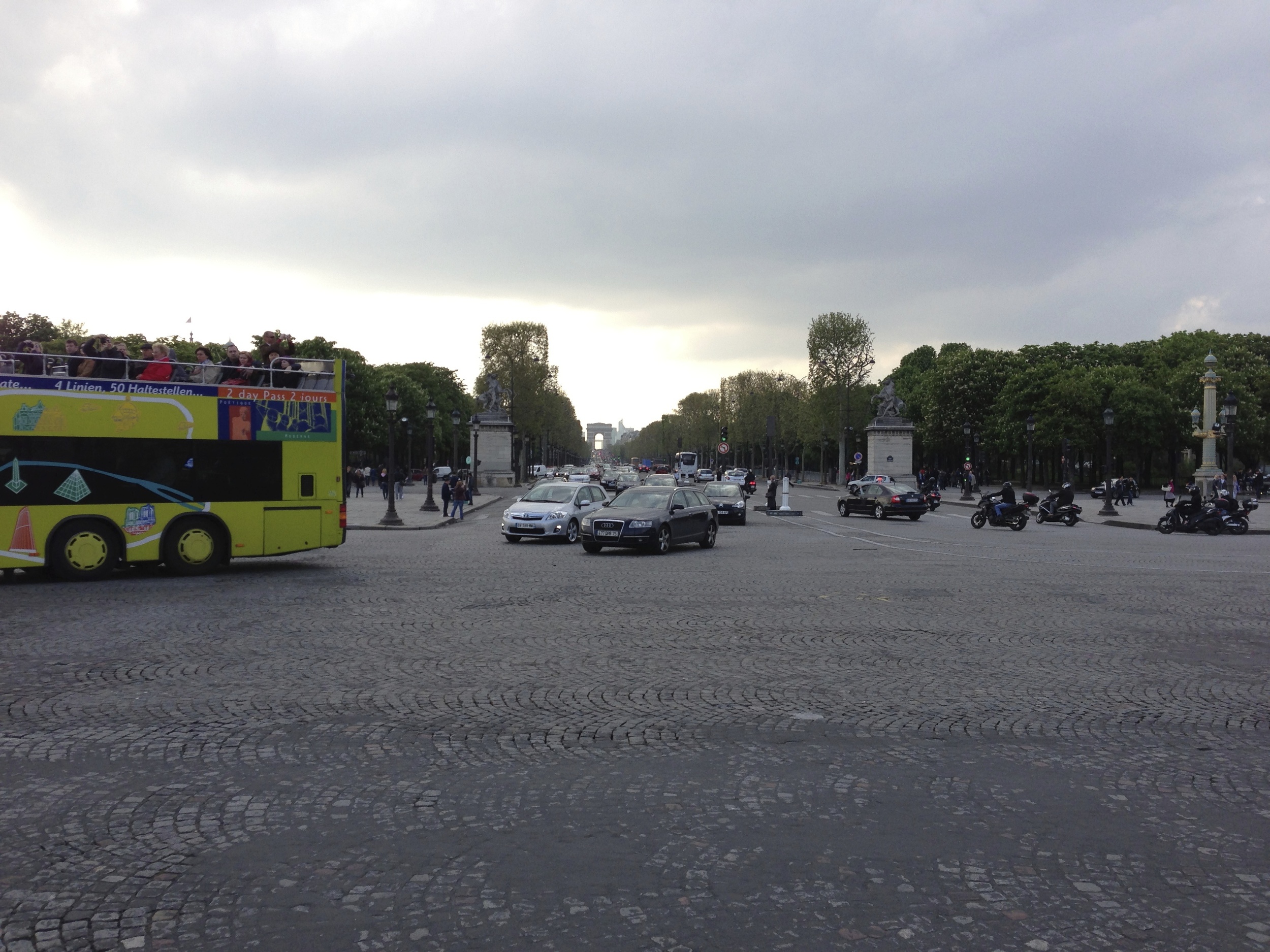 Looking down the Champs-Élysées