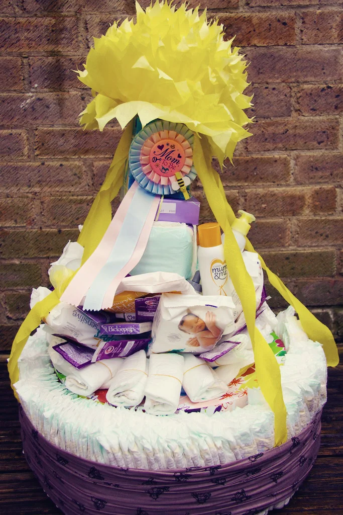 newborn gift cake.jpg