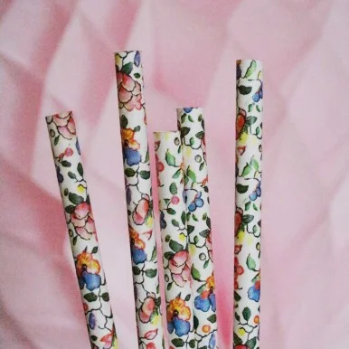 straw_floral__49147.1359738567.386.386.jpg