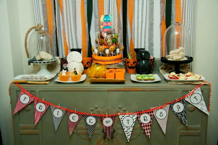halloween party food.jpg