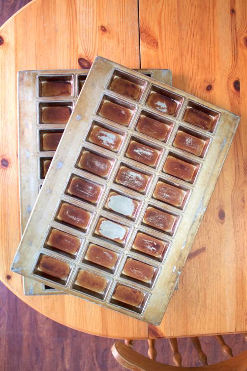 Vintage Muffin Tray.png