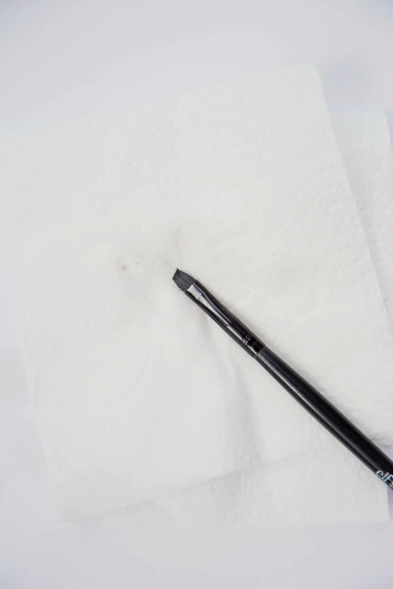 How to Clean Make Up Brushes in 5 minutes MummyMakeUp • Capture by Lucy