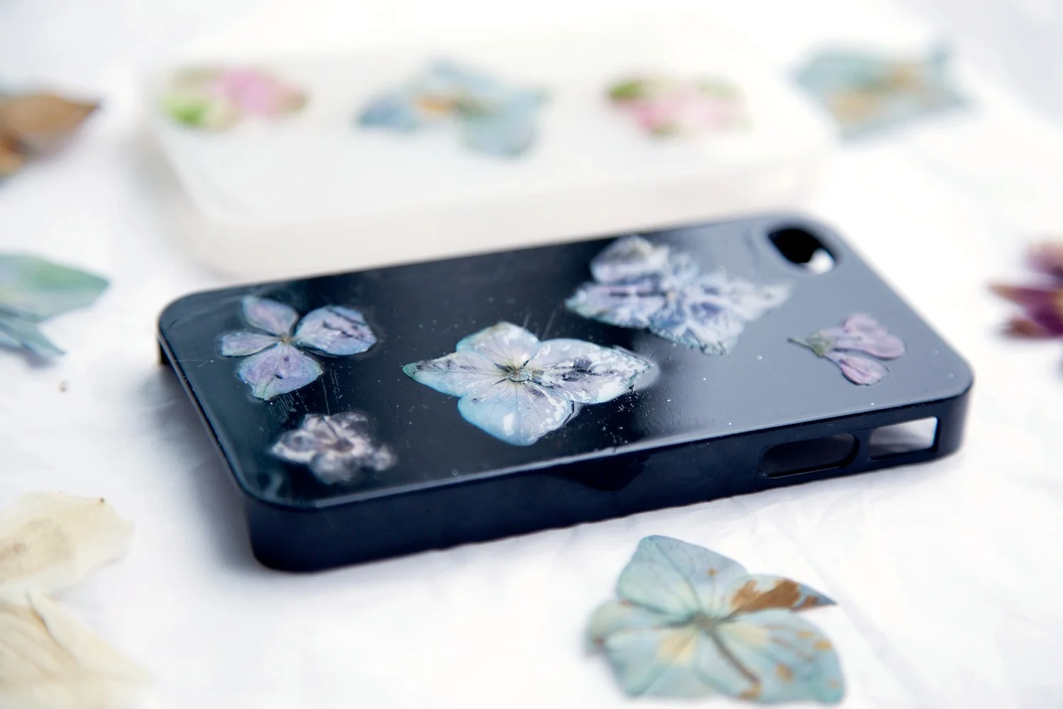 Pressed Flower Phone Case • DIY • Capture by Lucy
