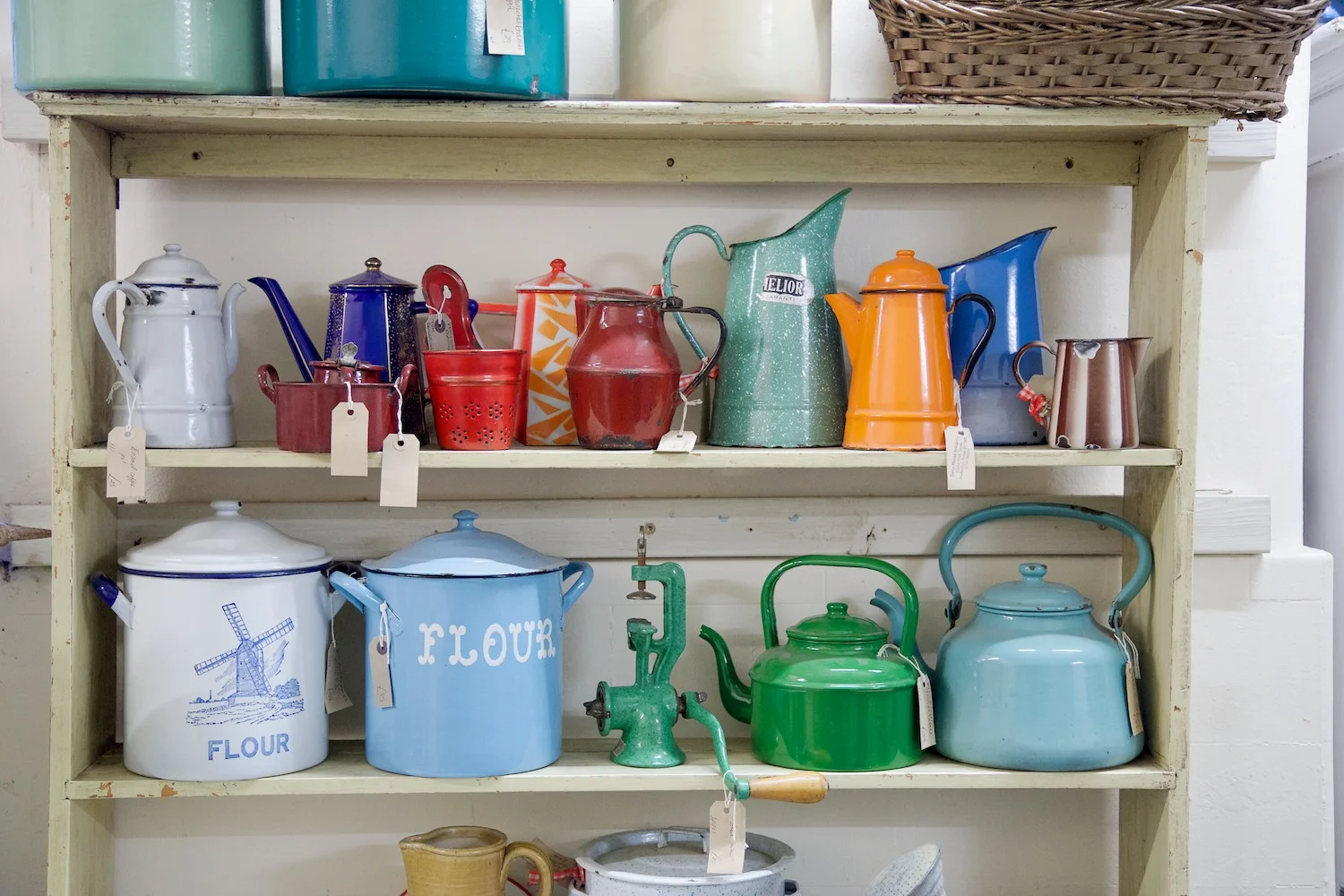 Dairy House Antiques, Semley • New Discoveries