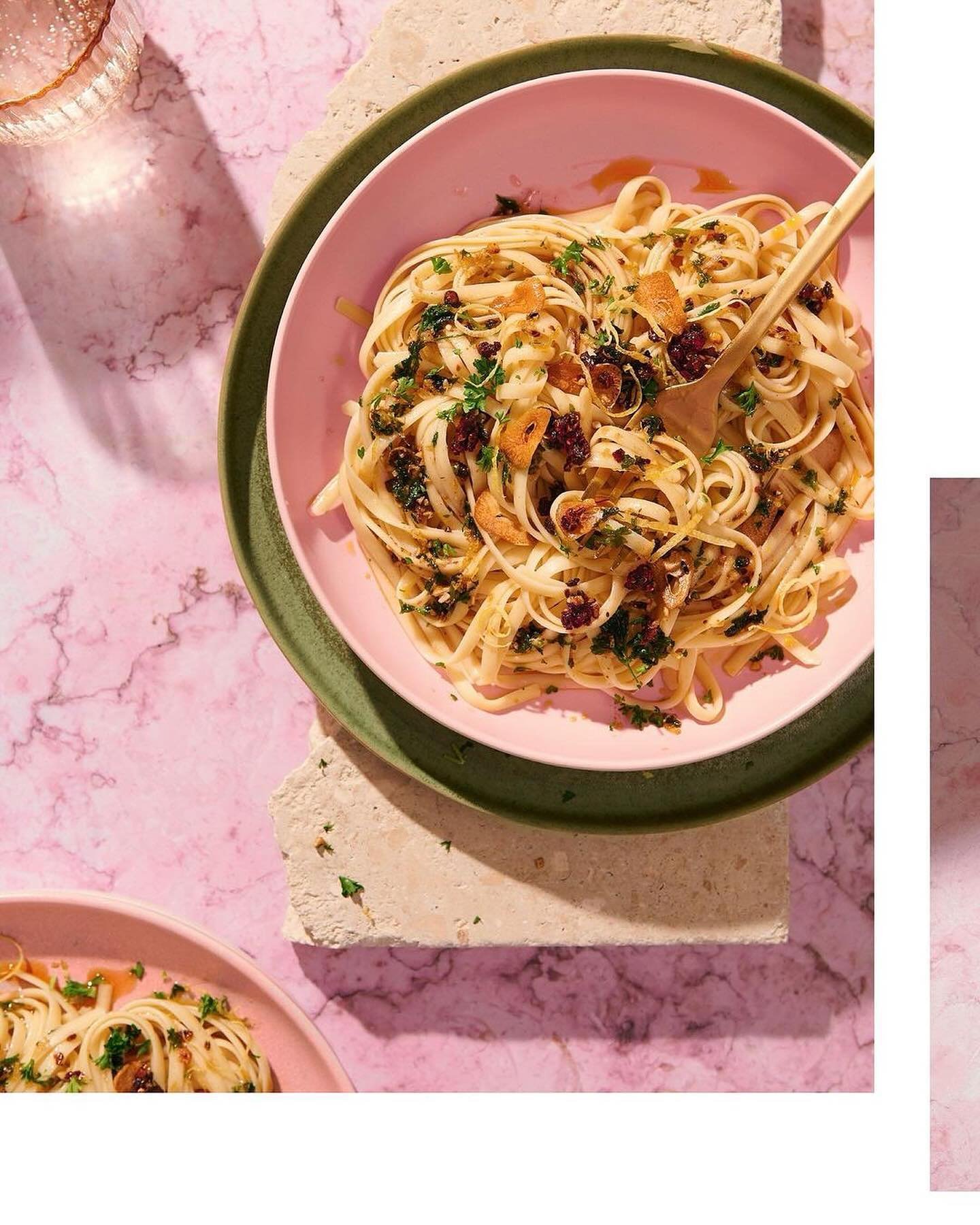 ➡️ Twist and SHOUT about the brilliance of @sallyhulse_photography and those perfect pasta skills 🍝 prepped, shopped, propped, papped and post gorgeousness. You&rsquo;ll see all sorts of samples and one off designs in the outlet, perfect prints that