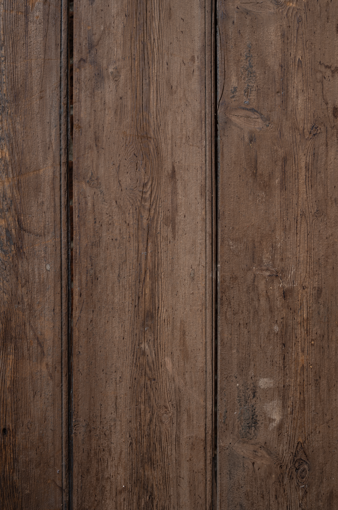 Dark wood backdrop.png